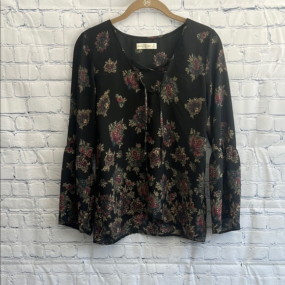 Abercrombie and Fitch Floral Black Sheer Women's Blouse Size XS‎ - Picture 1 of 3